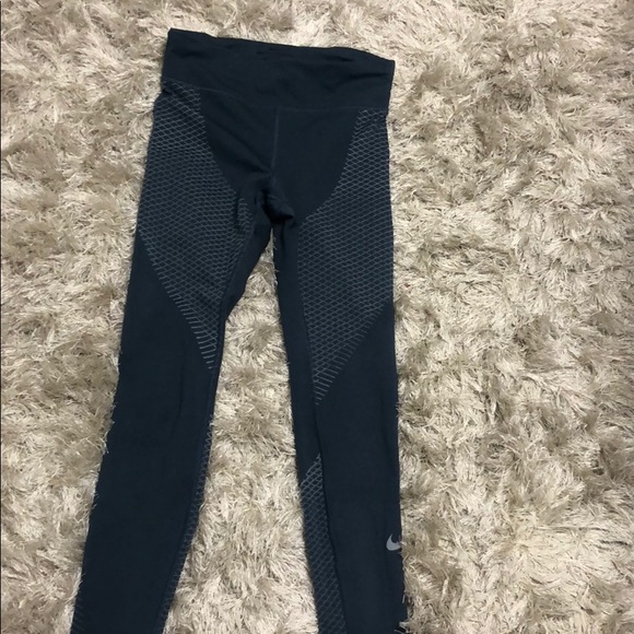 Nike Pants - Nike pant workout leggings Nike Pants - Nike pant workout leggings